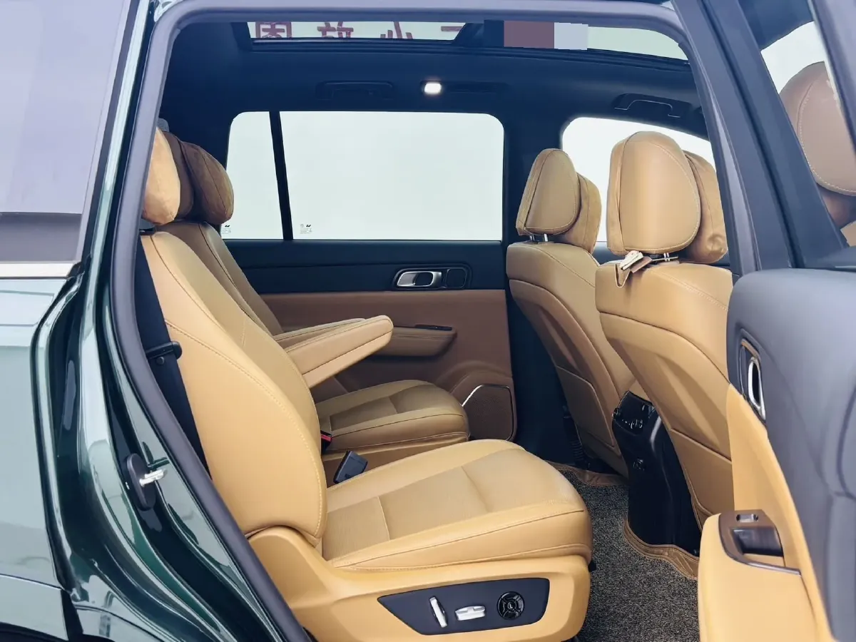 2021 Li ONE Range Extended 131HP REEV 40.5KWH,autocango,china used car exporter,china ev exporter,chinese used car exporter,chinese used ev exporter