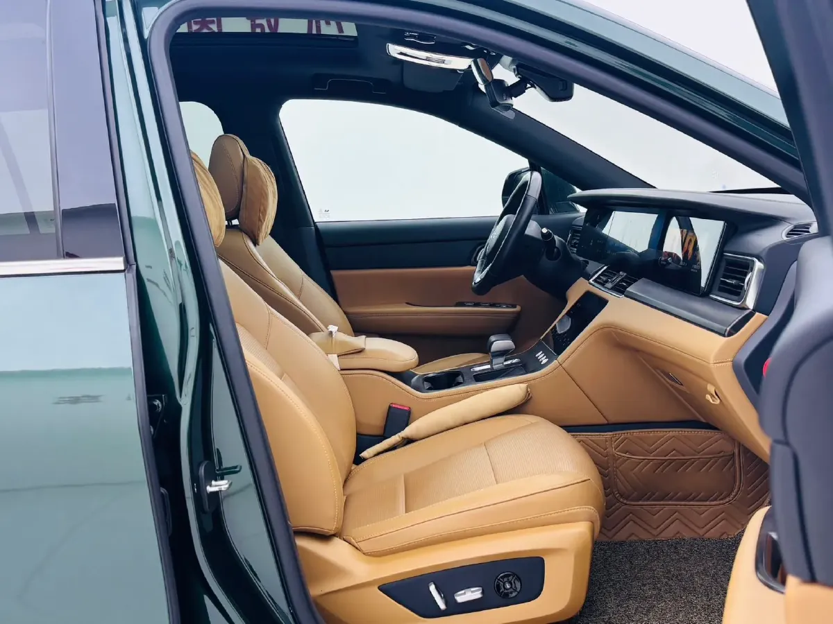 2021 Li ONE Range Extended 131HP REEV 40.5KWH,autocango,china used car exporter,china ev exporter,chinese used car exporter,chinese used ev exporter
