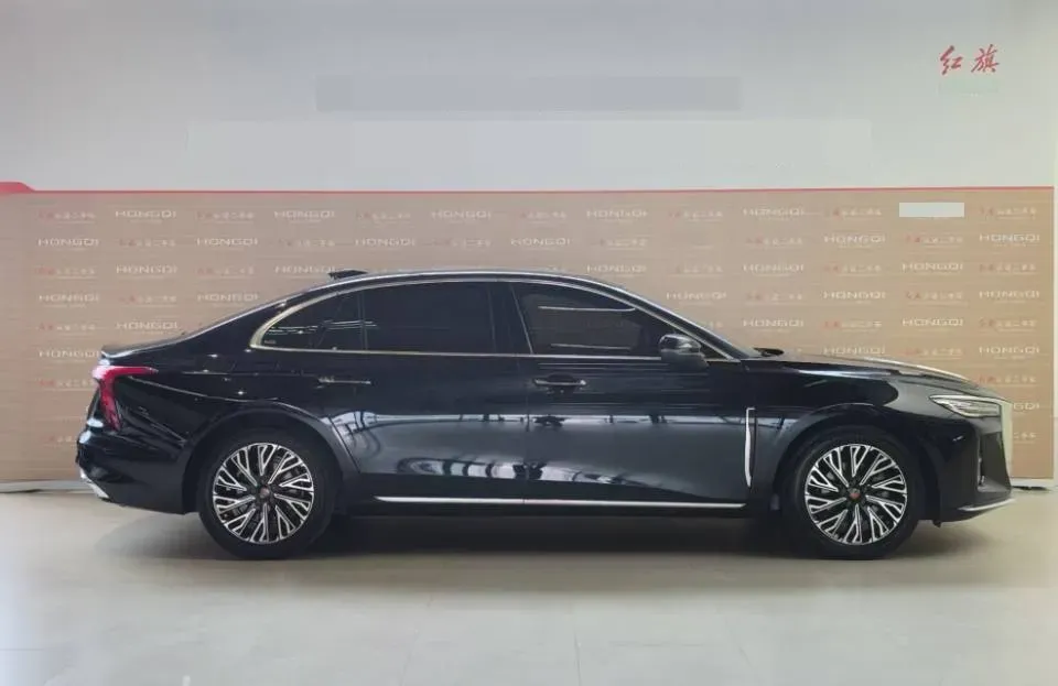 2025 HongQi H5 1.5T 169HP L4 1DHT Hybrid,autocango,china used car exporter,china ev exporter,chinese used car exporter,chinese used ev exporter