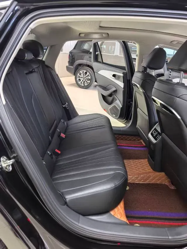 2025 HongQi H5 1.5T 169HP L4 1DHT Hybrid,autocango,china used car exporter,china ev exporter,chinese used car exporter,chinese used ev exporter