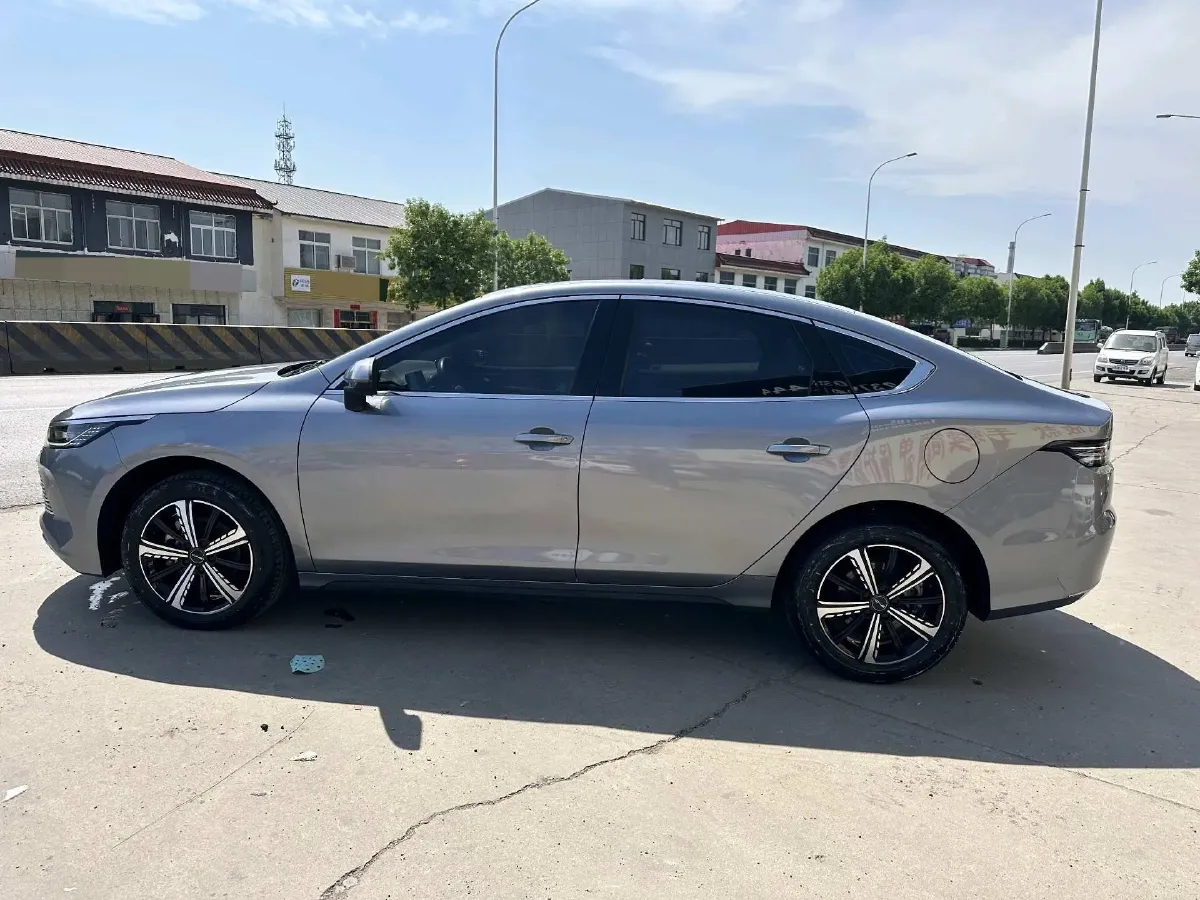 2022 ChangAn Oshan Z6 1.5T 170HP L4 6TCT PHEV 28.4KWH,autocango,china used car exporter,china ev exporter,chinese used car exporter,chinese used ev exporter