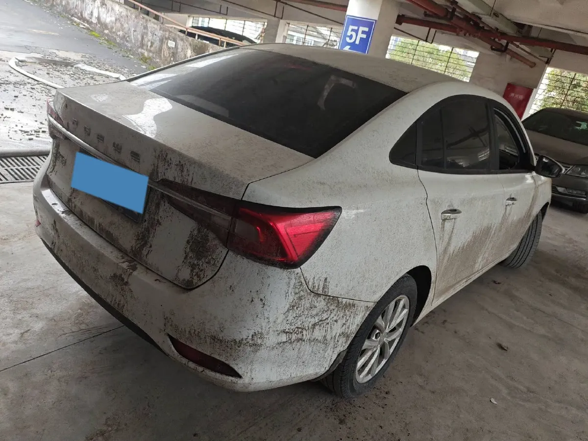 2019 Roewe i5 1.5L 120HP L4 5MT,autocango,china used car exporter,china ev exporter,chinese used car exporter,chinese used ev exporter