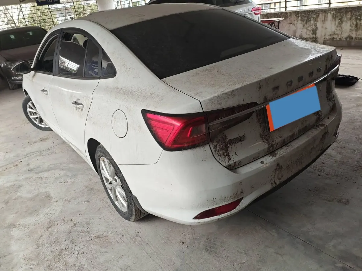 2019 Roewe i5 1.5L 120HP L4 5MT,autocango,china used car exporter,china ev exporter,chinese used car exporter,chinese used ev exporter