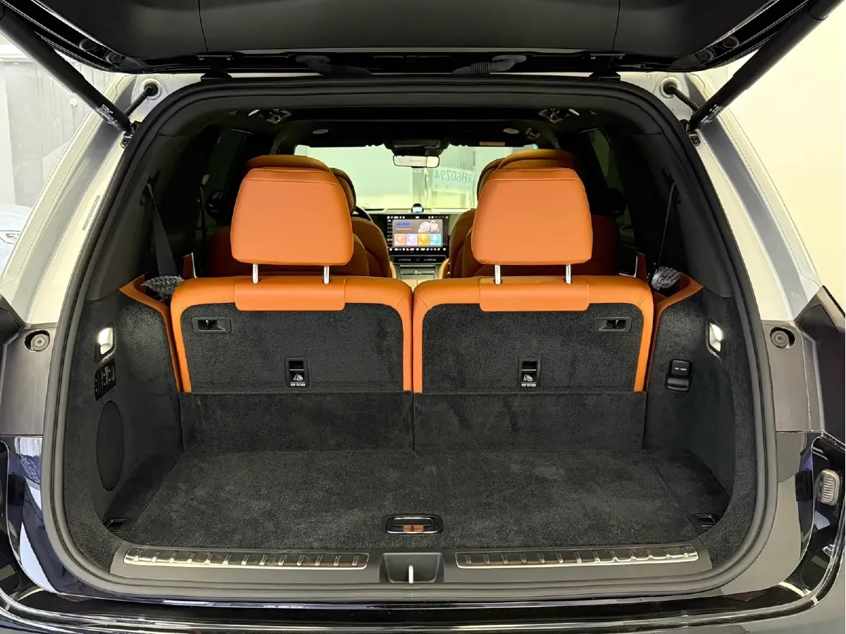 2025 AITO AITO M9 REEV 160HP REEV 52KWH,autocango,china used car exporter,china ev exporter,chinese used car exporter,chinese used ev exporter