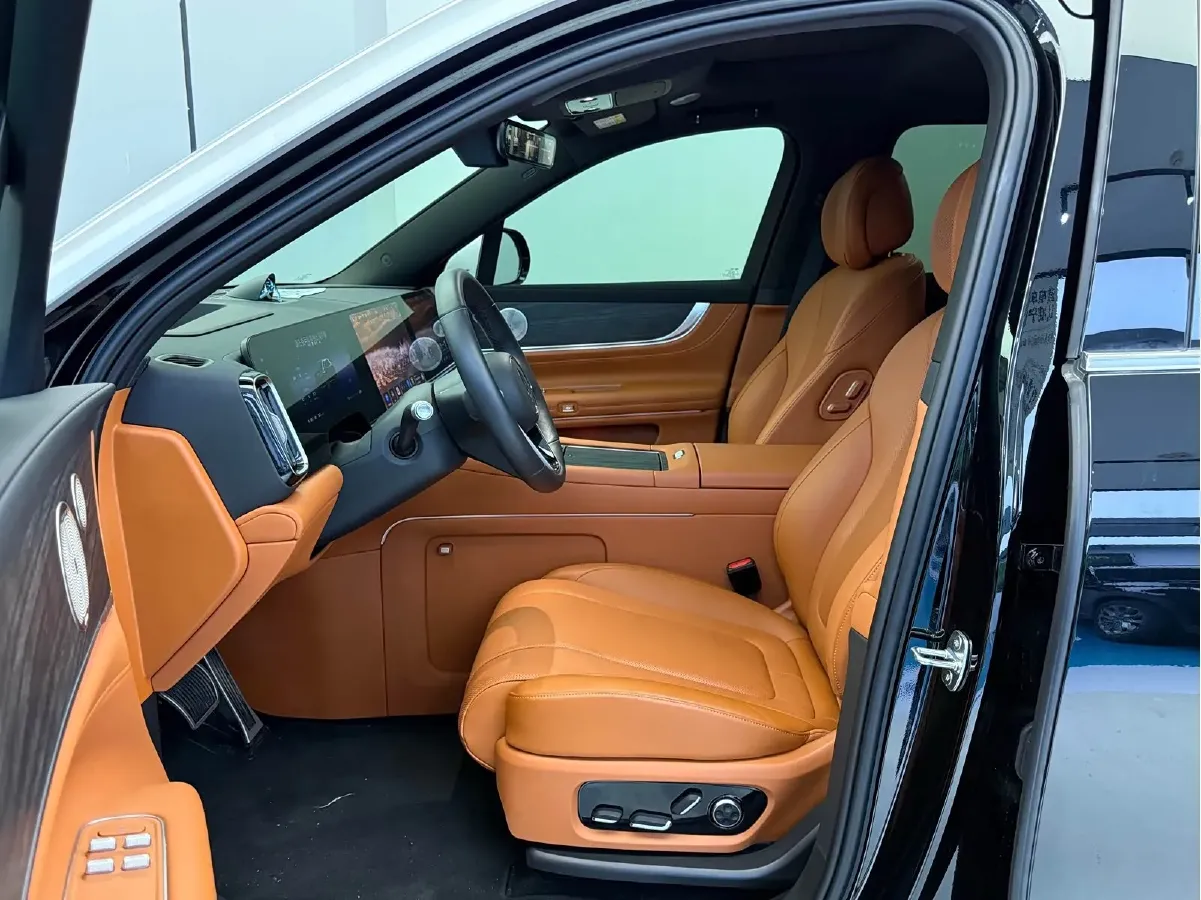 2025 AITO AITO M9 REEV 160HP REEV 52KWH,autocango,china used car exporter,china ev exporter,chinese used car exporter,chinese used ev exporter