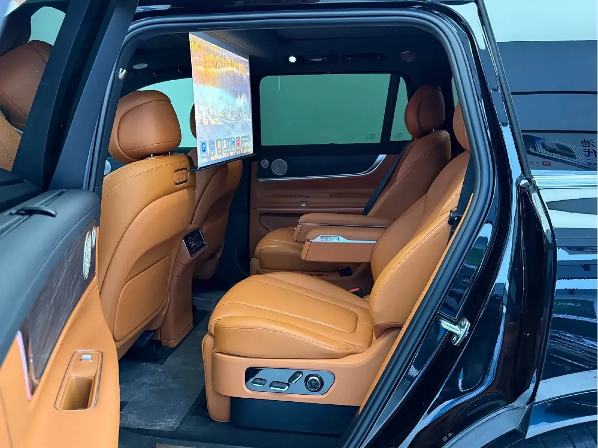 2025 AITO AITO M9 REEV 160HP REEV 52KWH,autocango,china used car exporter,china ev exporter,chinese used car exporter,chinese used ev exporter