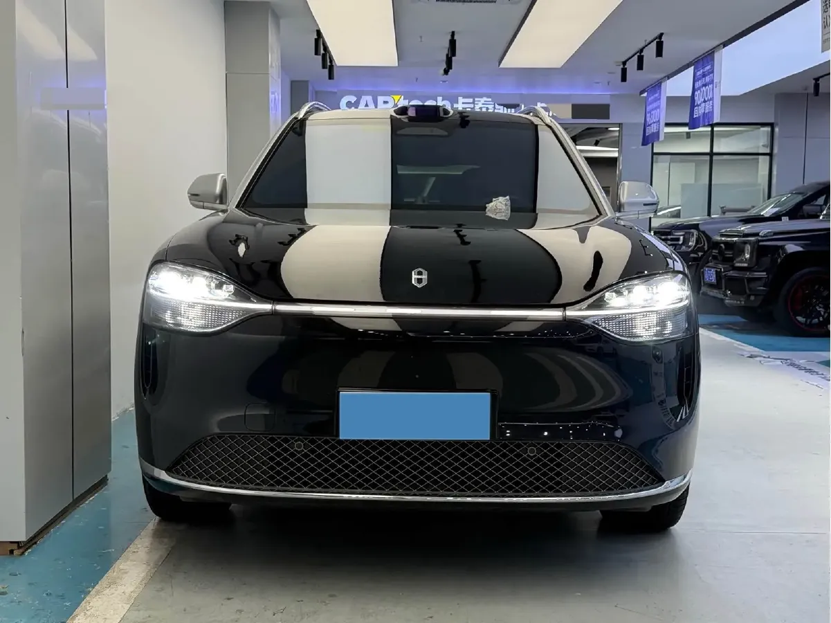 2025 AITO AITO M9 REEV 160HP REEV 52KWH,autocango,china used car exporter,china ev exporter,chinese used car exporter,chinese used ev exporter
