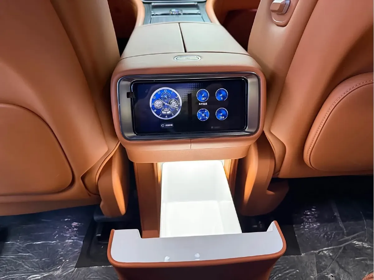 2025 AITO AITO M9 REEV 160HP REEV 52KWH,autocango,china used car exporter,china ev exporter,chinese used car exporter,chinese used ev exporter