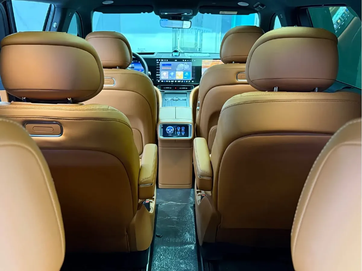 2025 AITO AITO M9 REEV 160HP REEV 52KWH,autocango,china used car exporter,china ev exporter,chinese used car exporter,chinese used ev exporter