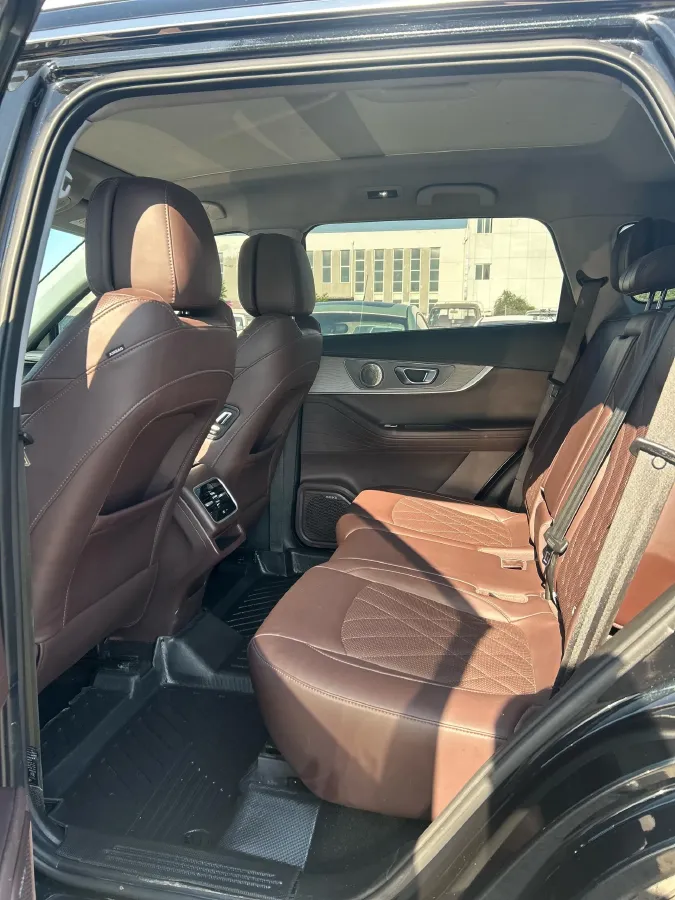 2022 Chery Tiggo 8 PRO 1.6T 197HP L4 7DCT,autocango,china used car exporter,china ev exporter,chinese used car exporter,chinese used ev exporter
