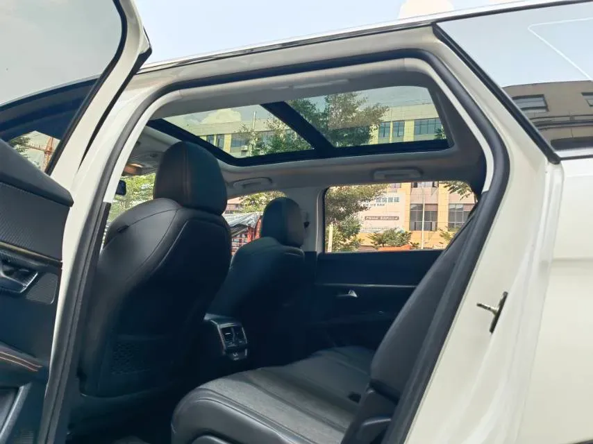 2019 Peugeot 5008 1.6T 167HP L4 6AT,autocango,china used car exporter,china ev exporter,chinese used car exporter,chinese used ev exporter