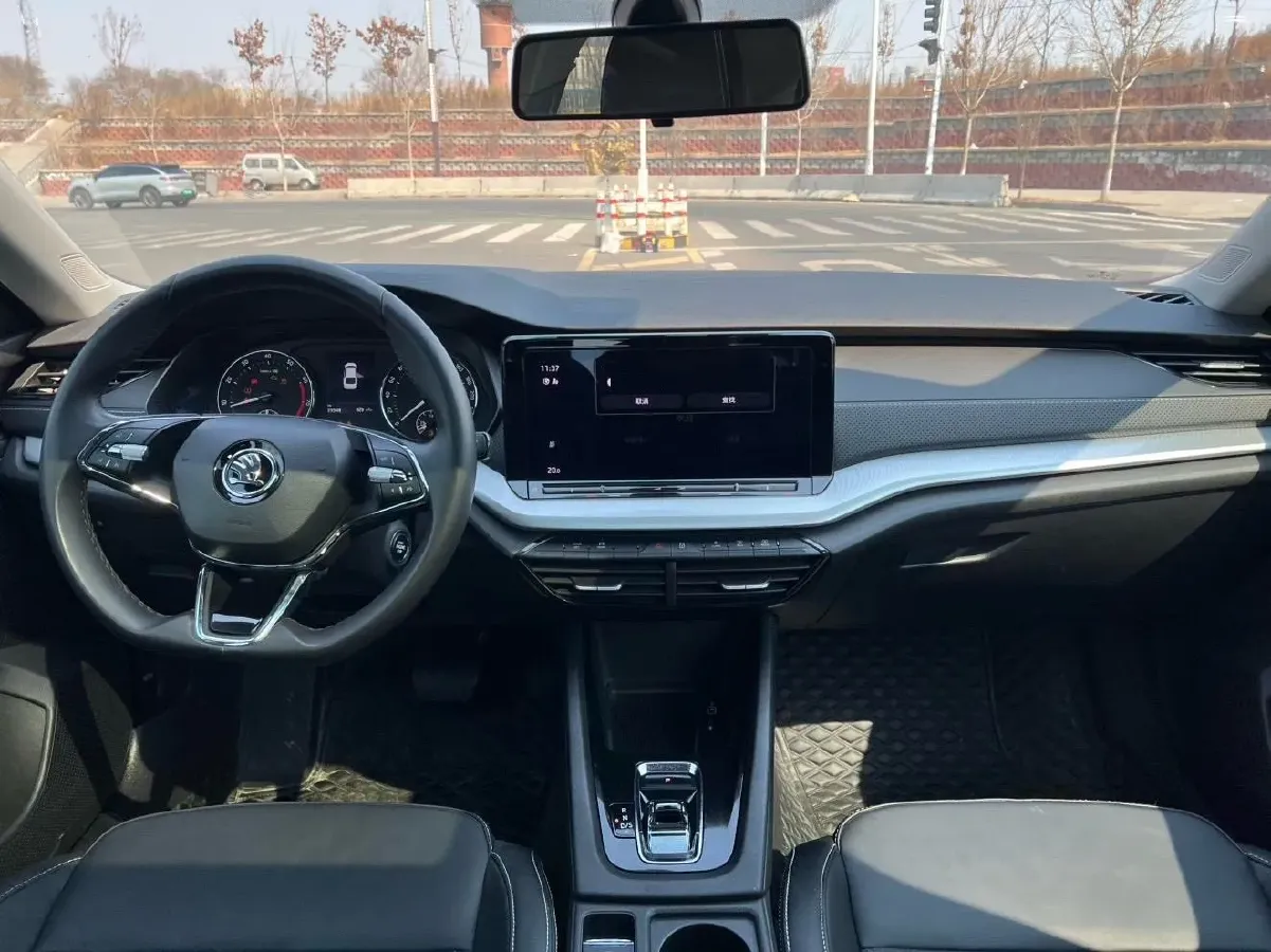 2022 Skoda Octavia 1.4T 150HP L4 7DCT,autocango,china used car exporter,china ev exporter,chinese used car exporter,chinese used ev exporter