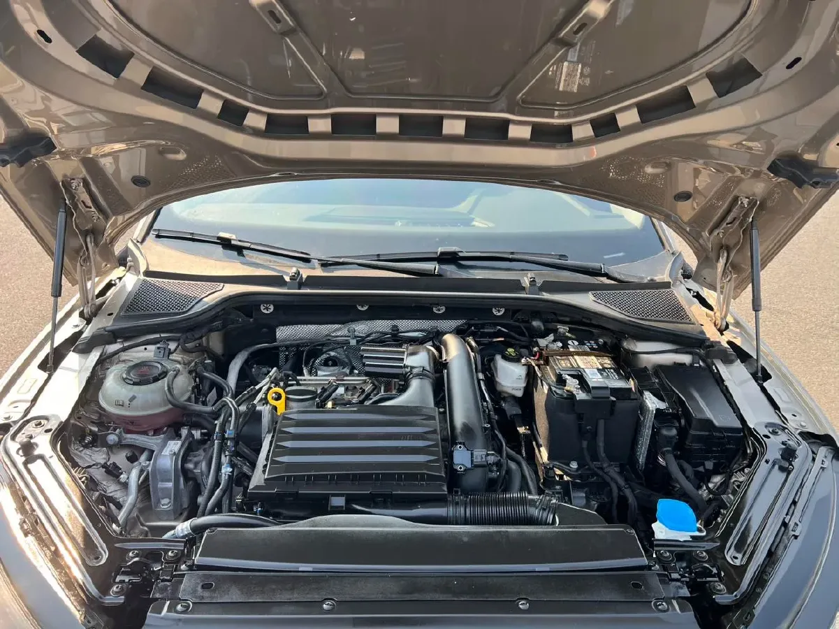 2022 Skoda Octavia 1.4T 150HP L4 7DCT,autocango,china used car exporter,china ev exporter,chinese used car exporter,chinese used ev exporter