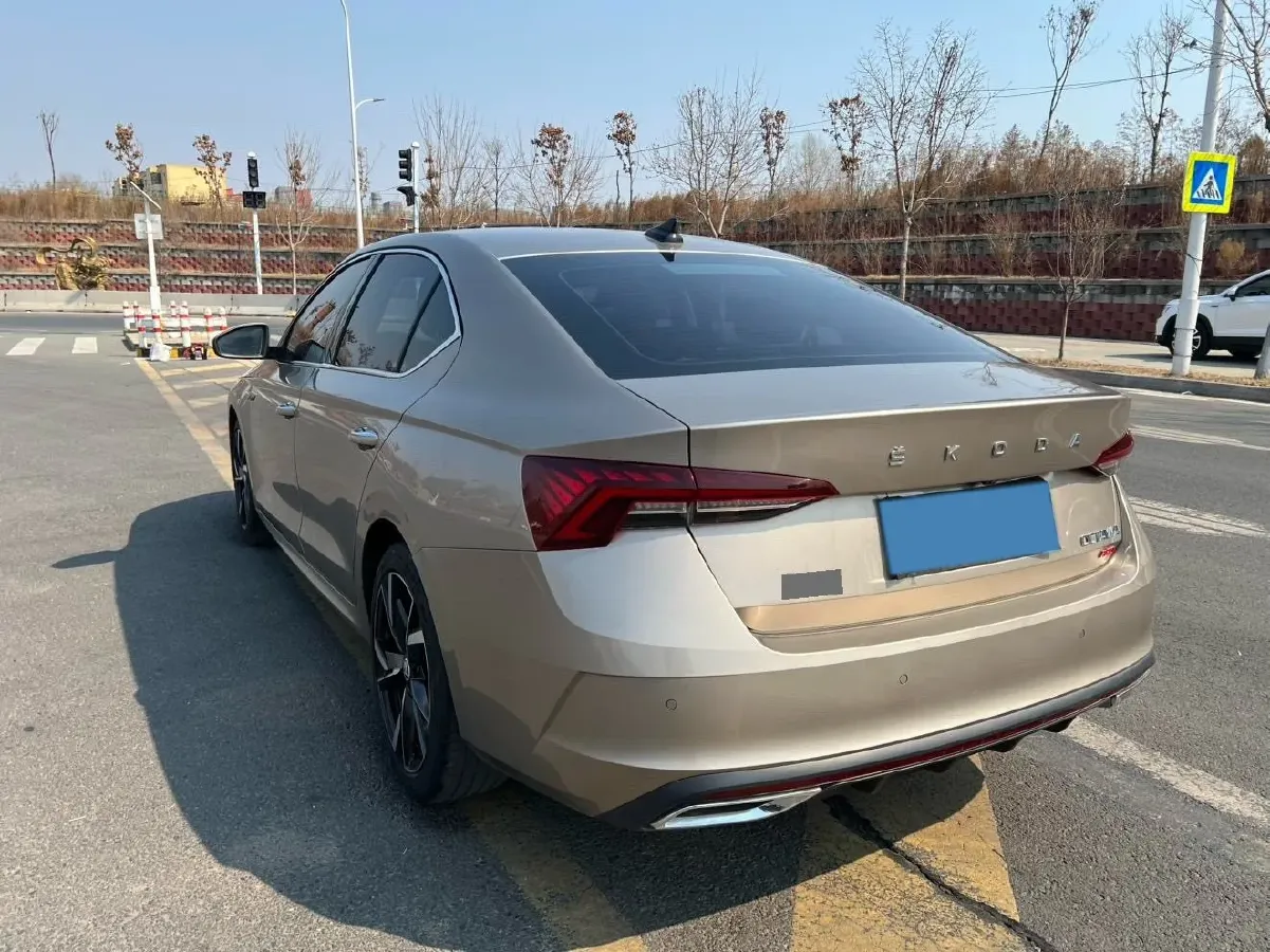 2022 Skoda Octavia 1.4T 150HP L4 7DCT,autocango,china used car exporter,china ev exporter,chinese used car exporter,chinese used ev exporter