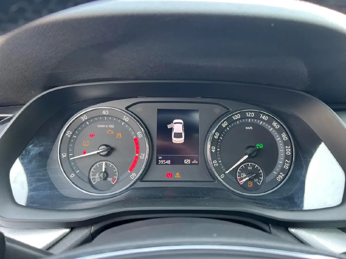 2022 Skoda Octavia 1.4T 150HP L4 7DCT,autocango,china used car exporter,china ev exporter,chinese used car exporter,chinese used ev exporter