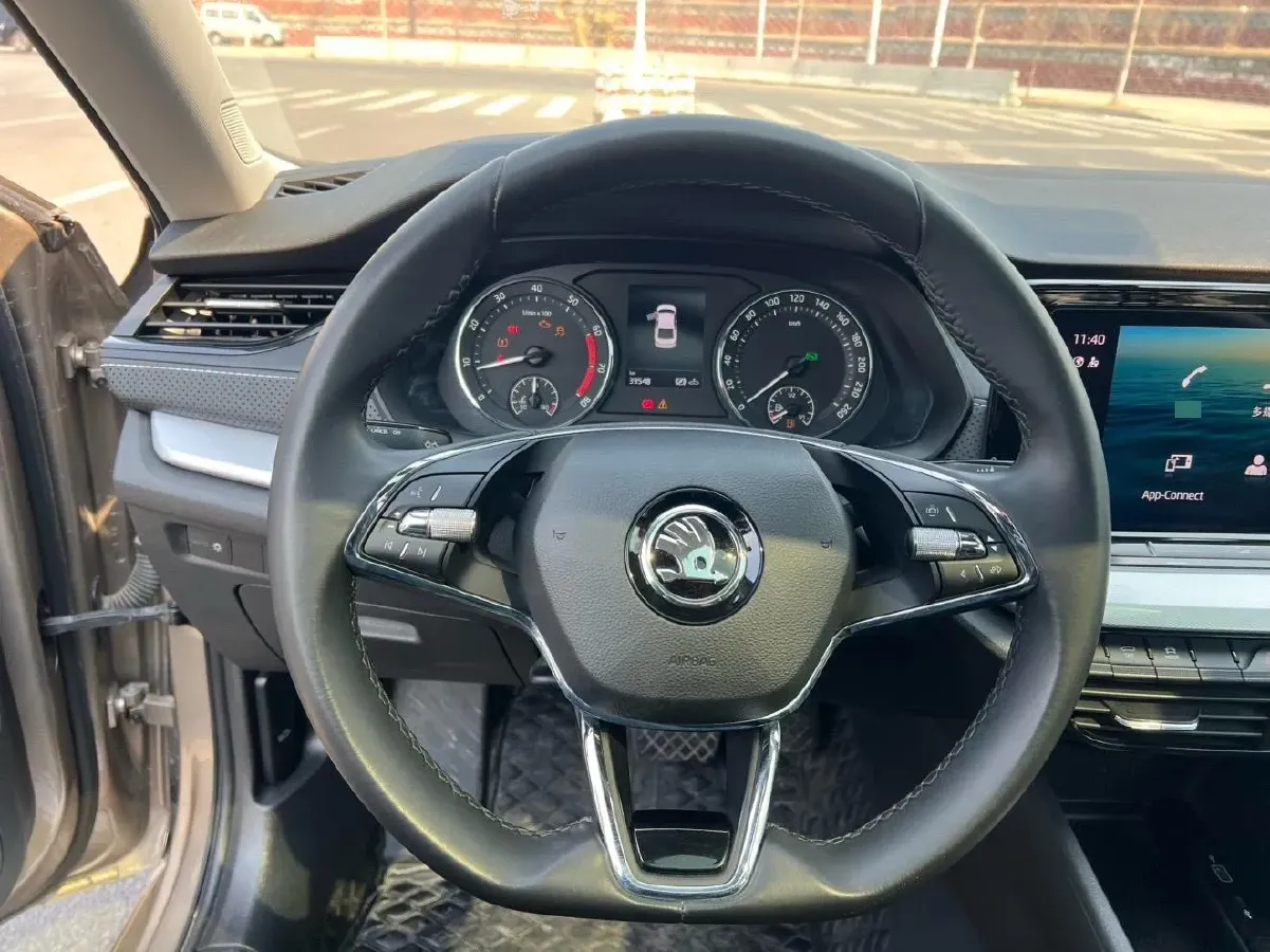 2022 Skoda Octavia 1.4T 150HP L4 7DCT,autocango,china used car exporter,china ev exporter,chinese used car exporter,chinese used ev exporter