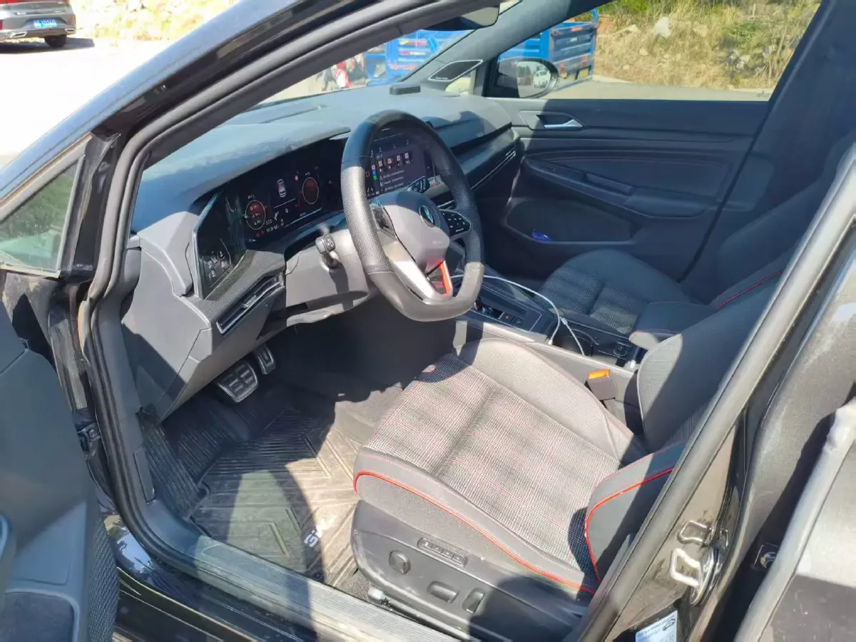 2023 Volkswagen GolfGTI 2.0T 220HP L4 7DCT,autocango,china used car exporter,china ev exporter,chinese used car exporter,chinese used ev exporter