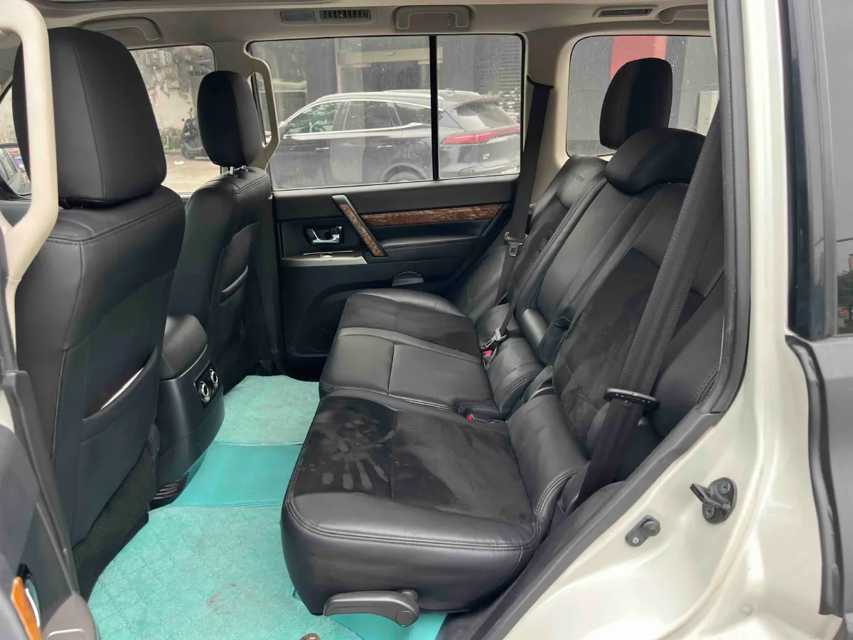 2019 Mitsubishi Pajero 3.0L 174HP V6 5AT,autocango,china used car exporter,china ev exporter,chinese used car exporter,chinese used ev exporter