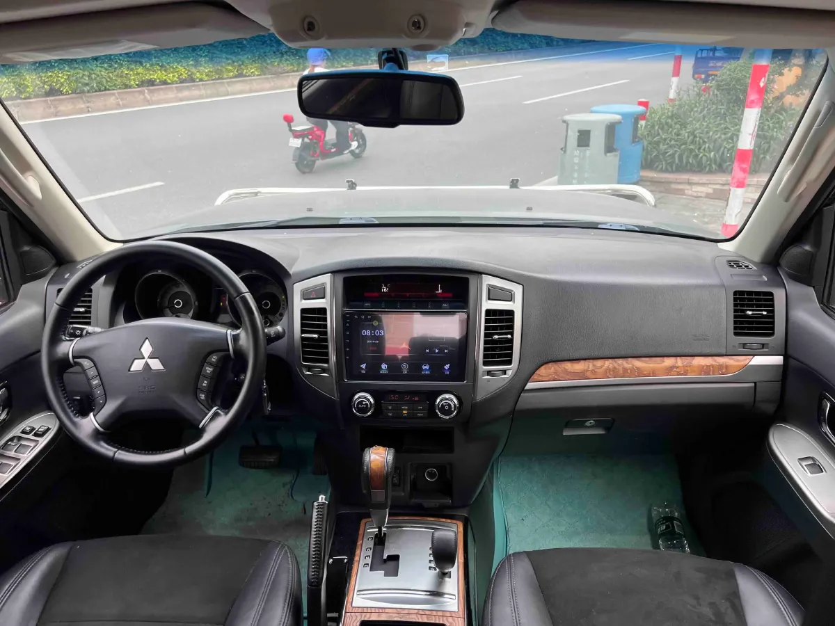 2019 Mitsubishi Pajero 3.0L 174HP V6 5AT,autocango,china used car exporter,china ev exporter,chinese used car exporter,chinese used ev exporter