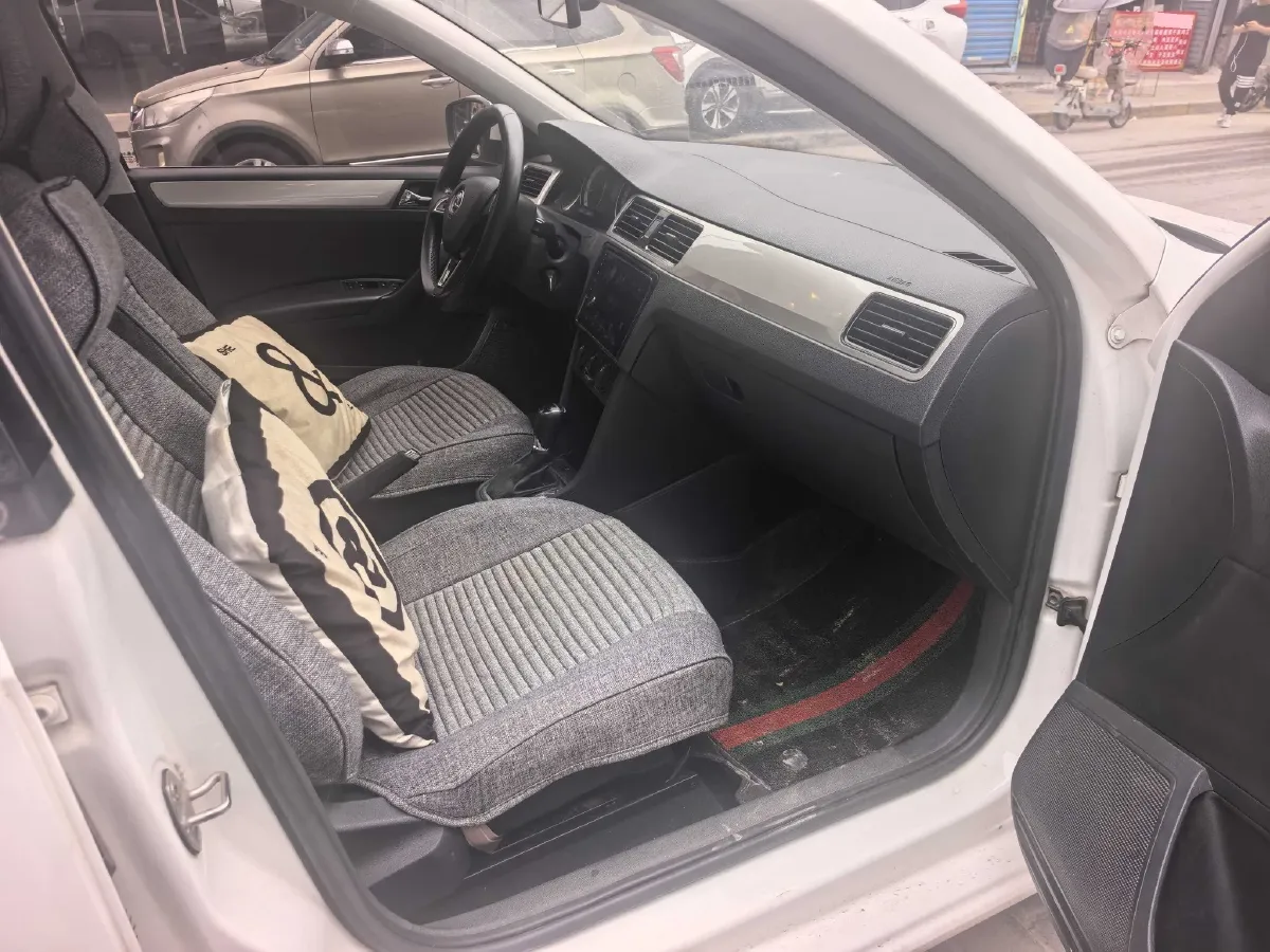 2019 SWM G01 1.5T 156HP L4 6AT,autocango,china used car exporter,china ev exporter,chinese used car exporter,chinese used ev exporter