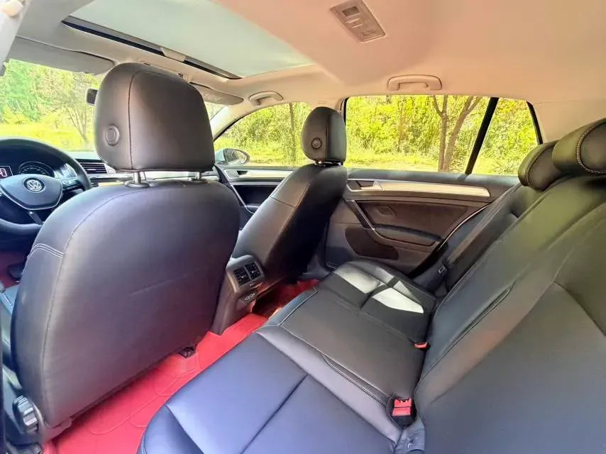2019 Ford Focus 1.5T 184HP L3 8AT,autocango,china used car exporter,china ev exporter,chinese used car exporter,chinese used ev exporter