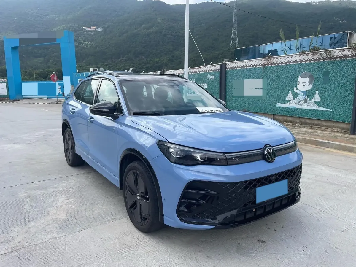 2024 Volkswagen Tiguan L 2.0T 220HP L4 7DCT,autocango,china used car exporter,china ev exporter,chinese used car exporter,chinese used ev exporter