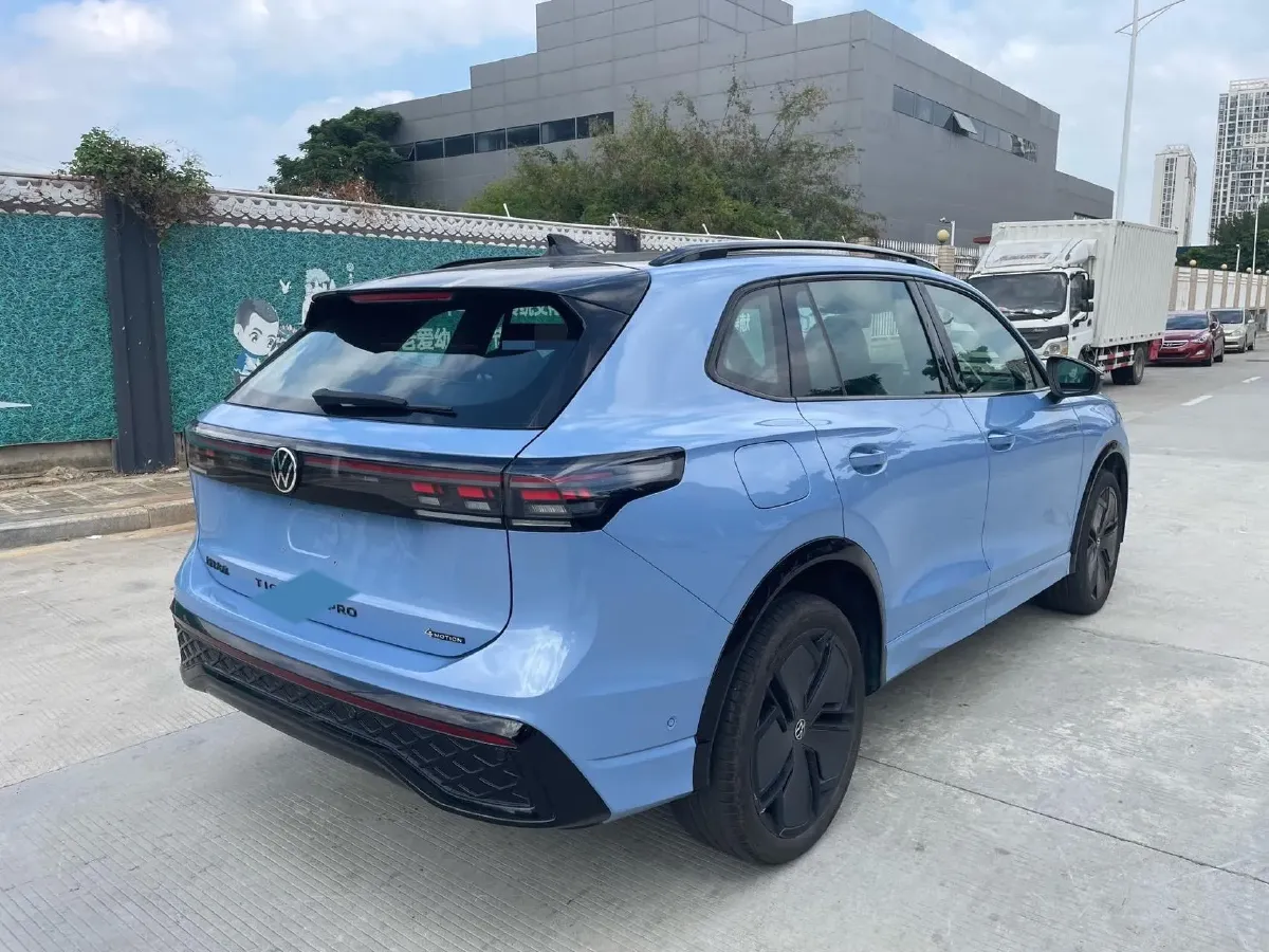 2024 Volkswagen Tiguan L 2.0T 220HP L4 7DCT,autocango,china used car exporter,china ev exporter,chinese used car exporter,chinese used ev exporter