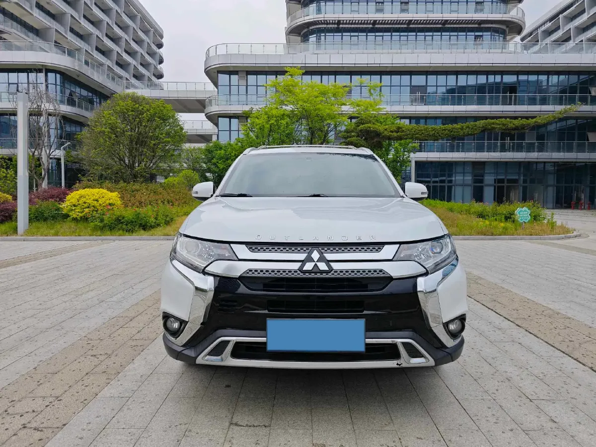 2019 Mitsubishi Outlander 2.0L 166HP L4 CVT,autocango,china used car exporter,china ev exporter,chinese used car exporter,chinese used ev exporter