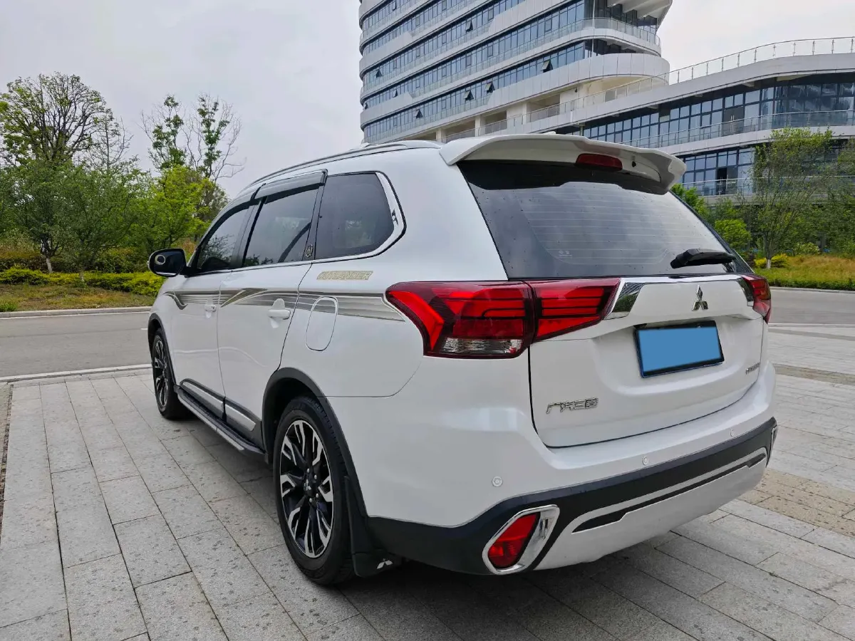2019 Mitsubishi Outlander 2.0L 166HP L4 CVT,autocango,china used car exporter,china ev exporter,chinese used car exporter,chinese used ev exporter