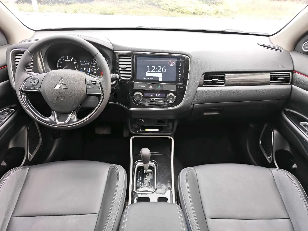2019 Mitsubishi Outlander 2.0L 166HP L4 CVT,autocango,china used car exporter,china ev exporter,chinese used car exporter,chinese used ev exporter