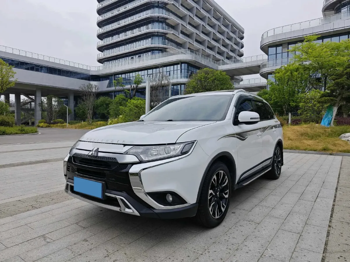 2019 Mitsubishi Outlander 2.0L 166HP L4 CVT,autocango,china used car exporter,china ev exporter,chinese used car exporter,chinese used ev exporter