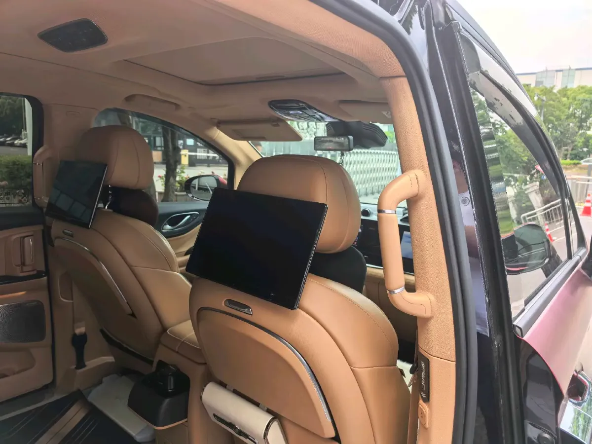 2022 Voyah Dream 1.5T 136HP L4 PHEV 25.57KWH,autocango,china used car exporter,china ev exporter,chinese used car exporter,chinese used ev exporter