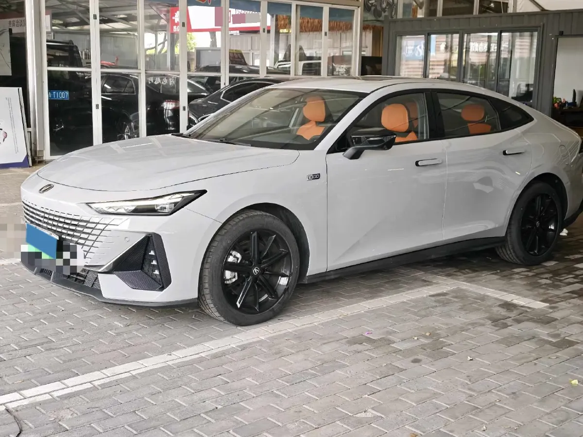 2023 ChangAn UNI-V iDD 1.5T 170HP L4 6TCT PHEV 18.4KWH,autocango,china used car exporter,china ev exporter,chinese used car exporter,chinese used ev exporter