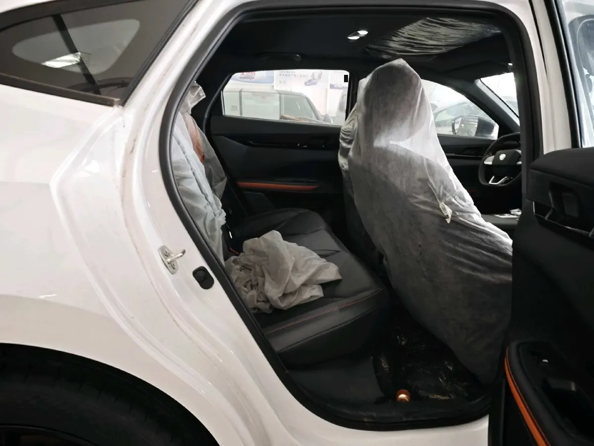 2023 ChangAn UNI-V iDD 1.5T 170HP L4 6TCT PHEV 18.4KWH,autocango,china used car exporter,china ev exporter,chinese used car exporter,chinese used ev exporter
