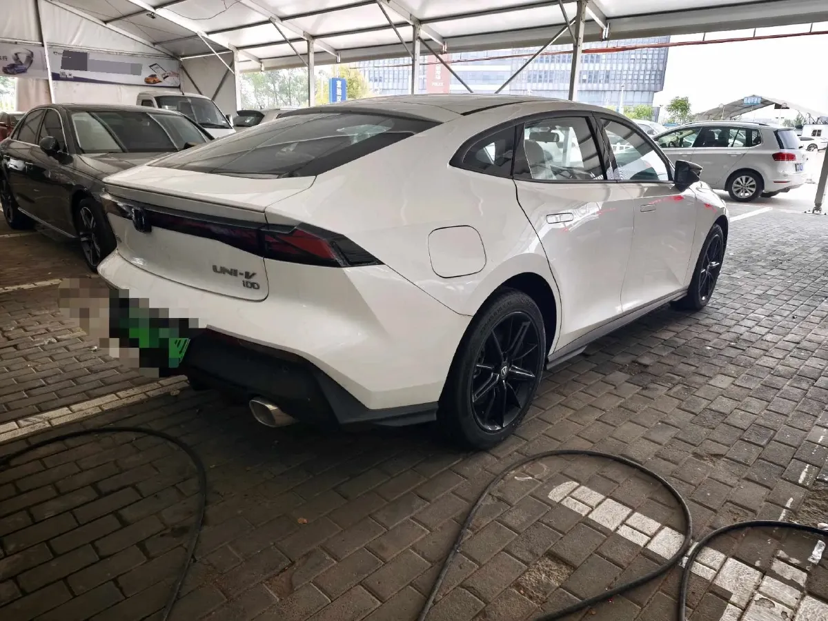 2023 ChangAn UNI-V iDD 1.5T 170HP L4 6TCT PHEV 18.4KWH,autocango,china used car exporter,china ev exporter,chinese used car exporter,chinese used ev exporter