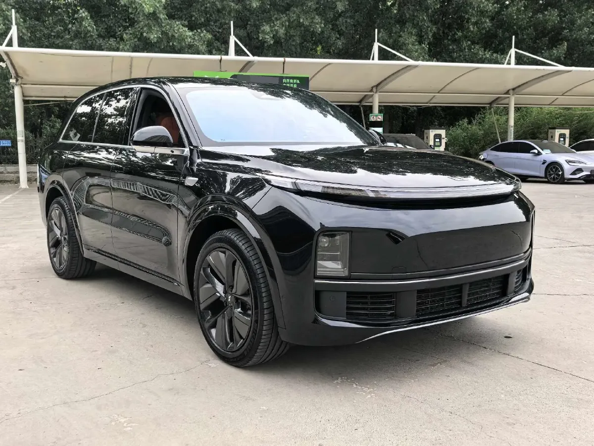 2024 Volvo S60 2.0T 197HP L4 7DCT,autocango,china used car exporter,china ev exporter,chinese used car exporter,chinese used ev exporter