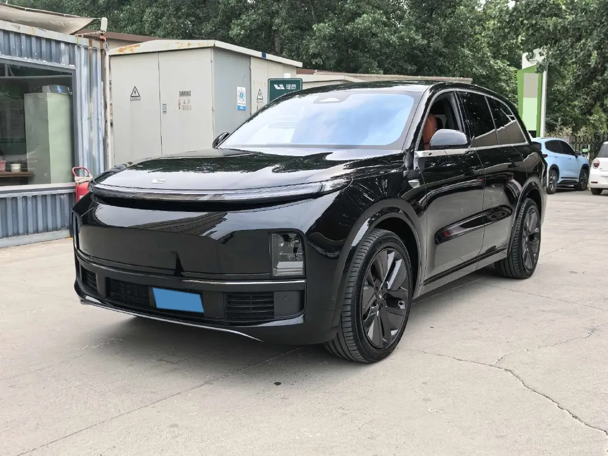 2024 Volvo S60 2.0T 197HP L4 7DCT,autocango,china used car exporter,china ev exporter,chinese used car exporter,chinese used ev exporter