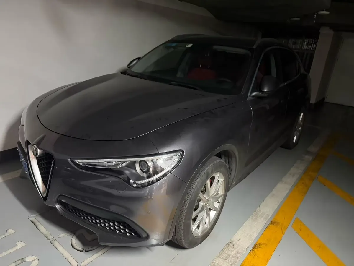 2017 Alfa Romeo Stelvio 2.0T 200HP L4 8AT,autocango,china used car exporter,china ev exporter,chinese used car exporter,chinese used ev exporter