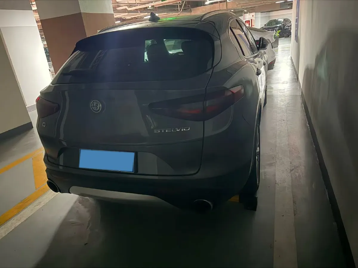 2017 Alfa Romeo Stelvio 2.0T 200HP L4 8AT,autocango,china used car exporter,china ev exporter,chinese used car exporter,chinese used ev exporter