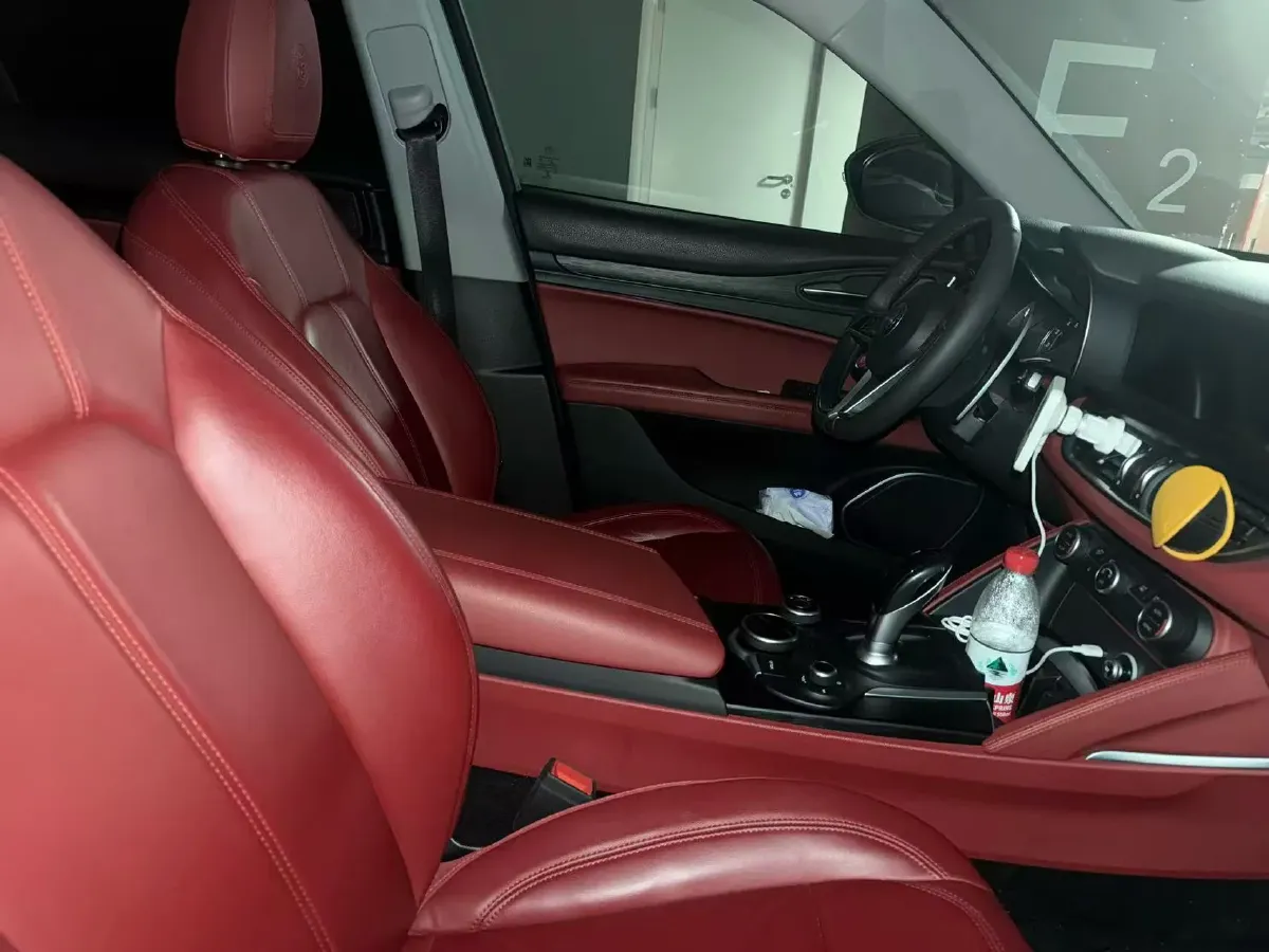 2017 Alfa Romeo Stelvio 2.0T 200HP L4 8AT,autocango,china used car exporter,china ev exporter,chinese used car exporter,chinese used ev exporter