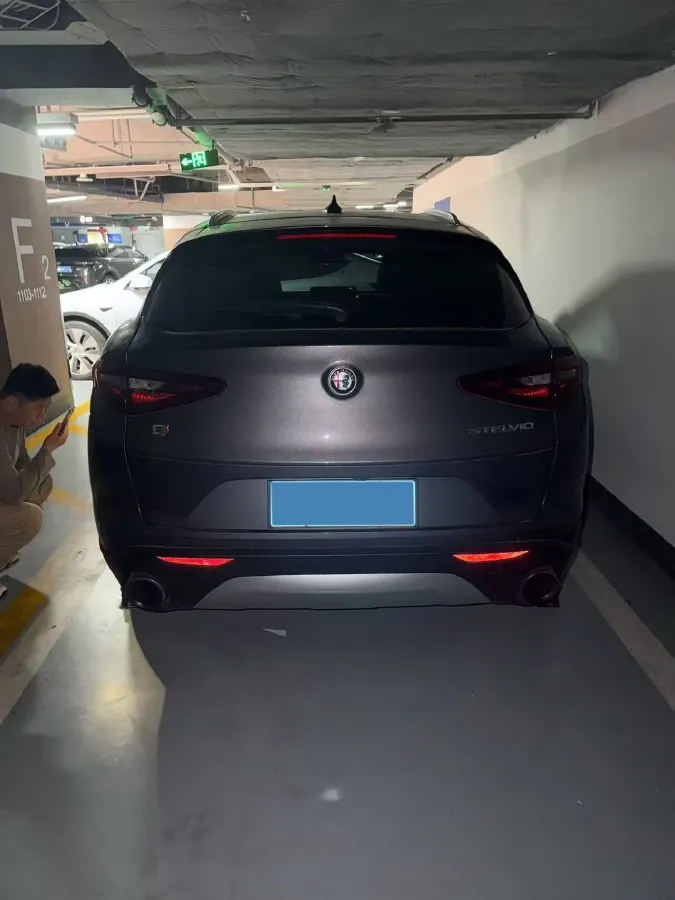 2017 Alfa Romeo Stelvio 2.0T 200HP L4 8AT,autocango,china used car exporter,china ev exporter,chinese used car exporter,chinese used ev exporter