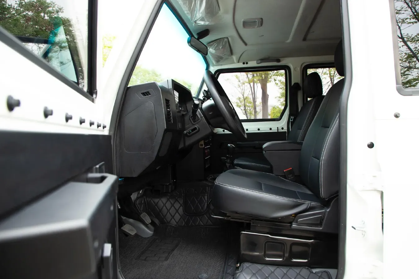2023 BAW 212 2.4T 211HP L4 6MT,autocango,china used car exporter,china ev exporter,chinese used car exporter,chinese used ev exporter