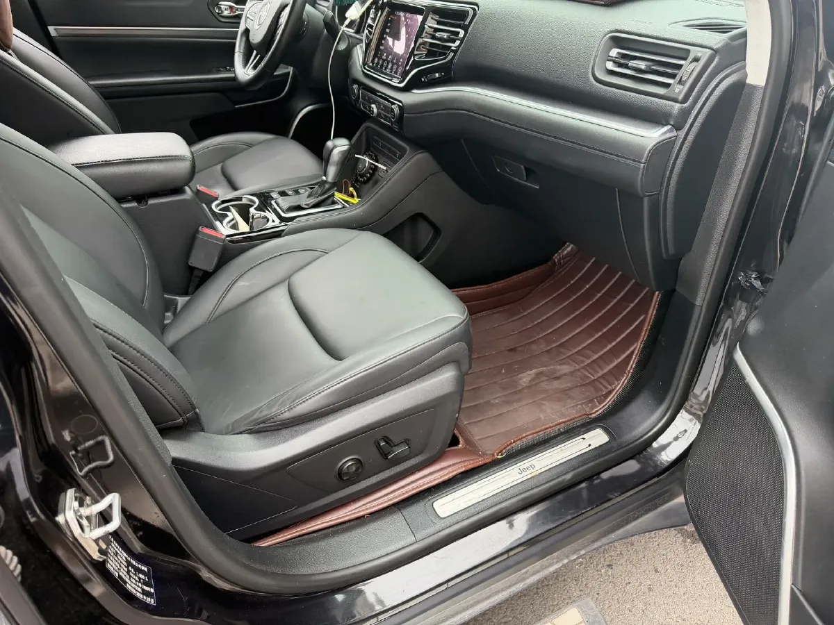 2018 Jeep Grand Commander 2.0T 265HP L4 9AT,autocango,china used car exporter,china ev exporter,chinese used car exporter,chinese used ev exporter