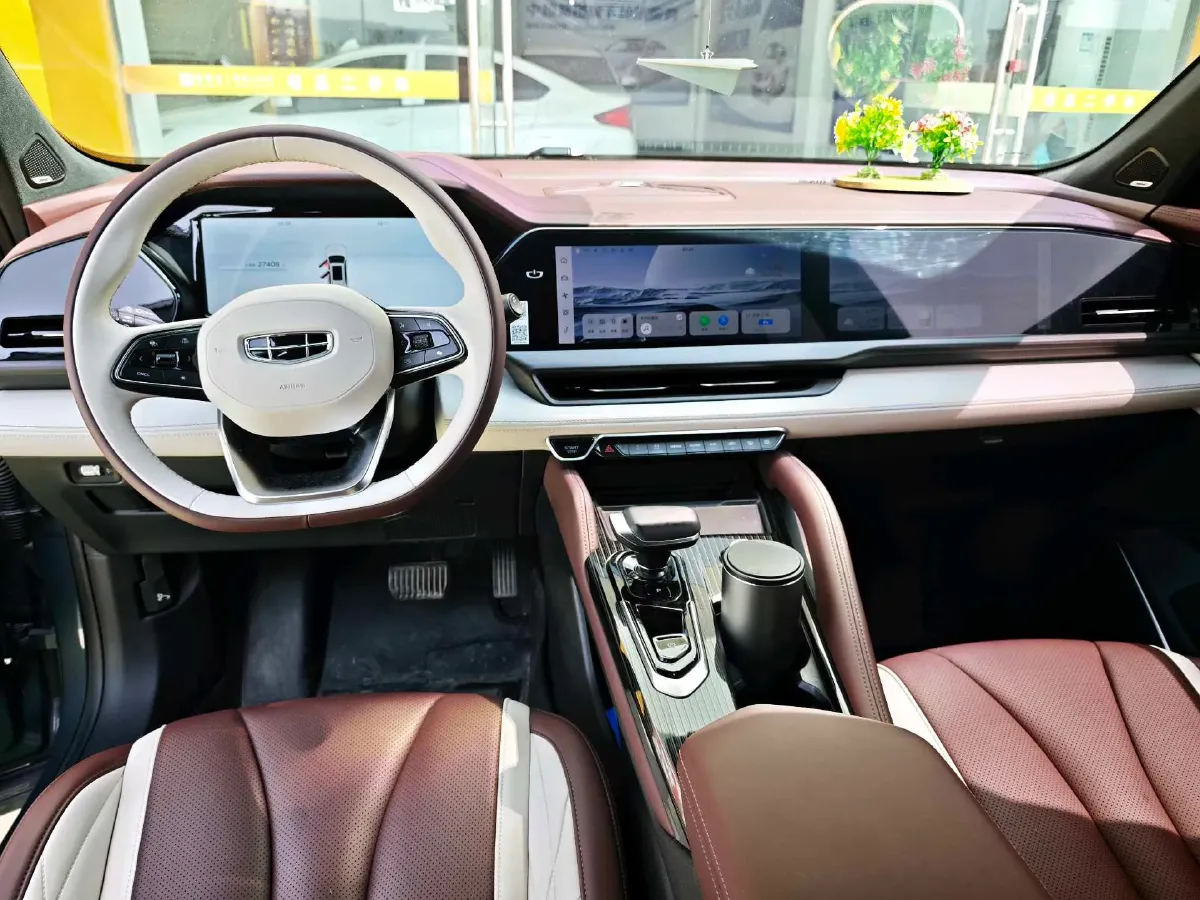 2021 Geely Monjaro 2.0T 218HP L4 7DCT,autocango,china used car exporter,china ev exporter,chinese used car exporter,chinese used ev exporter