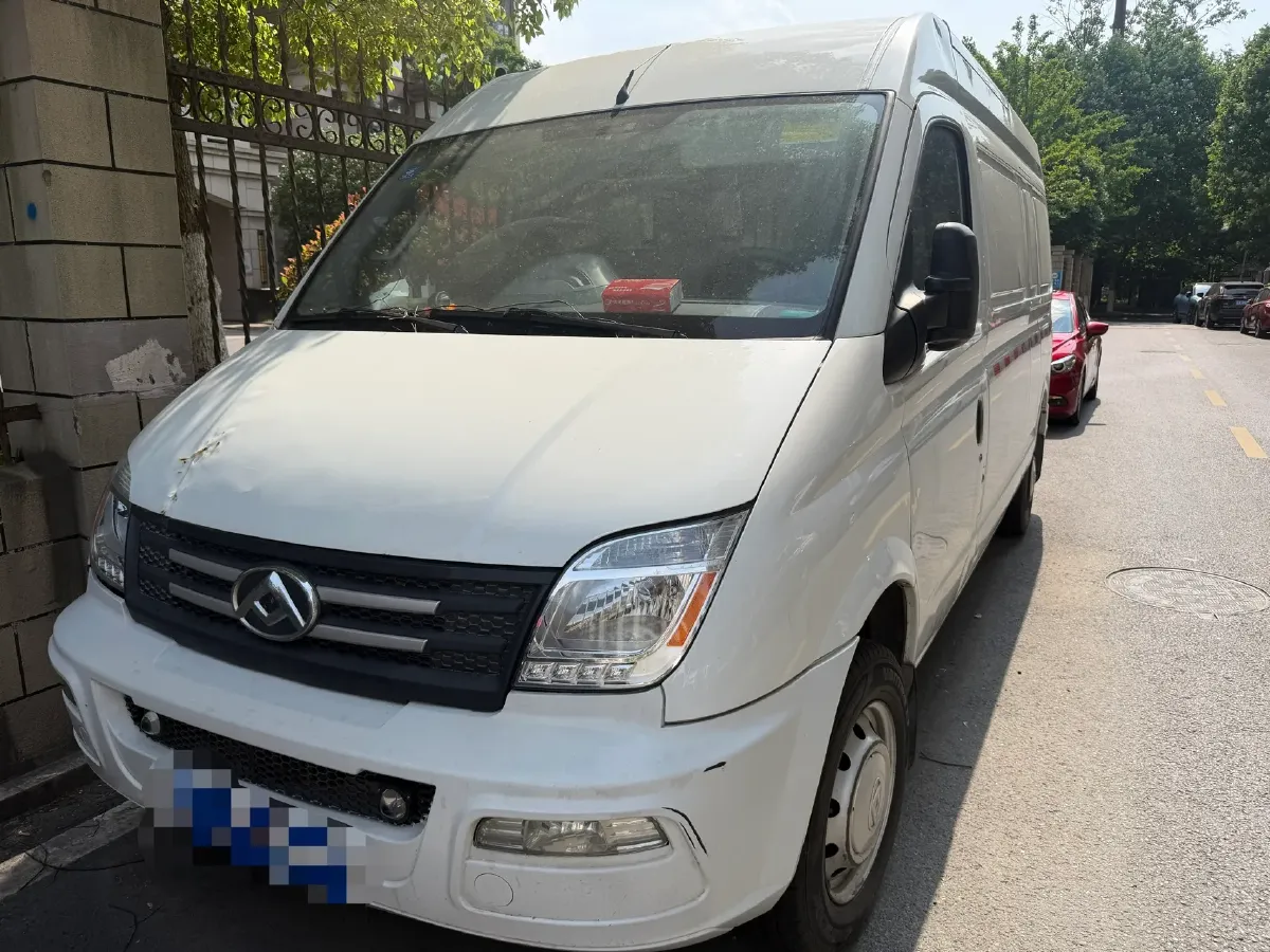 2021 MAXUS XinTu V80 2.0T 127HP L4 6MT,autocango,china used car exporter,china ev exporter,chinese used car exporter,chinese used ev exporter