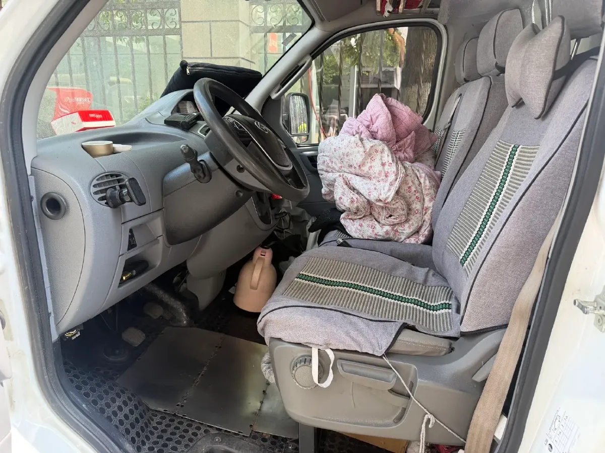2021 MAXUS XinTu V80 2.0T 127HP L4 6MT,autocango,china used car exporter,china ev exporter,chinese used car exporter,chinese used ev exporter