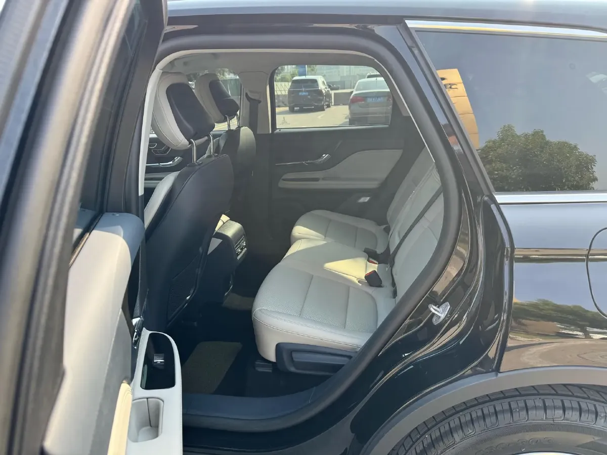 2023 Lincoln Corsair 2.0T 261HP L4 8AT,autocango,china used car exporter,china ev exporter,chinese used car exporter,chinese used ev exporter