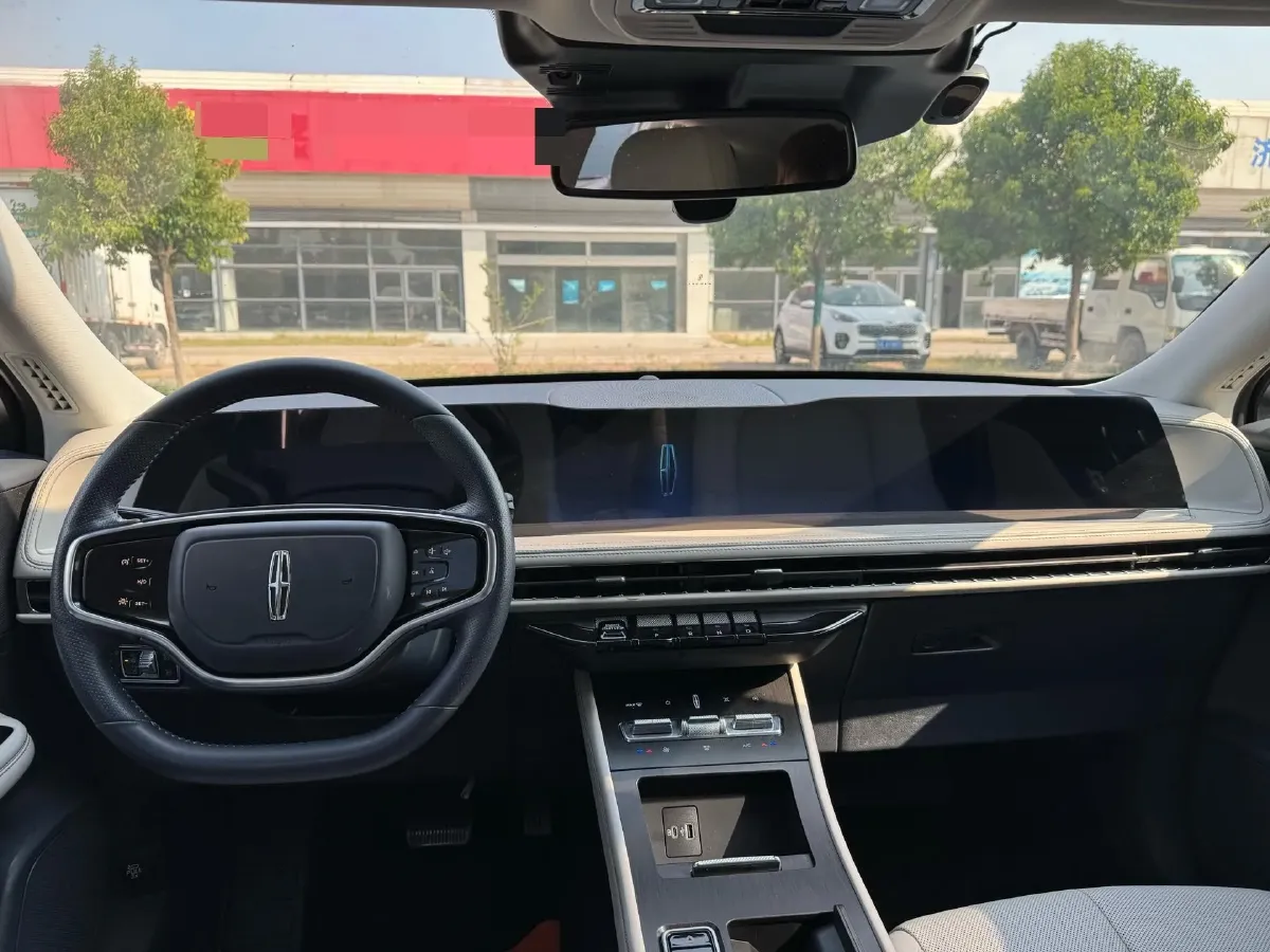 2023 Lincoln Corsair 2.0T 261HP L4 8AT,autocango,china used car exporter,china ev exporter,chinese used car exporter,chinese used ev exporter