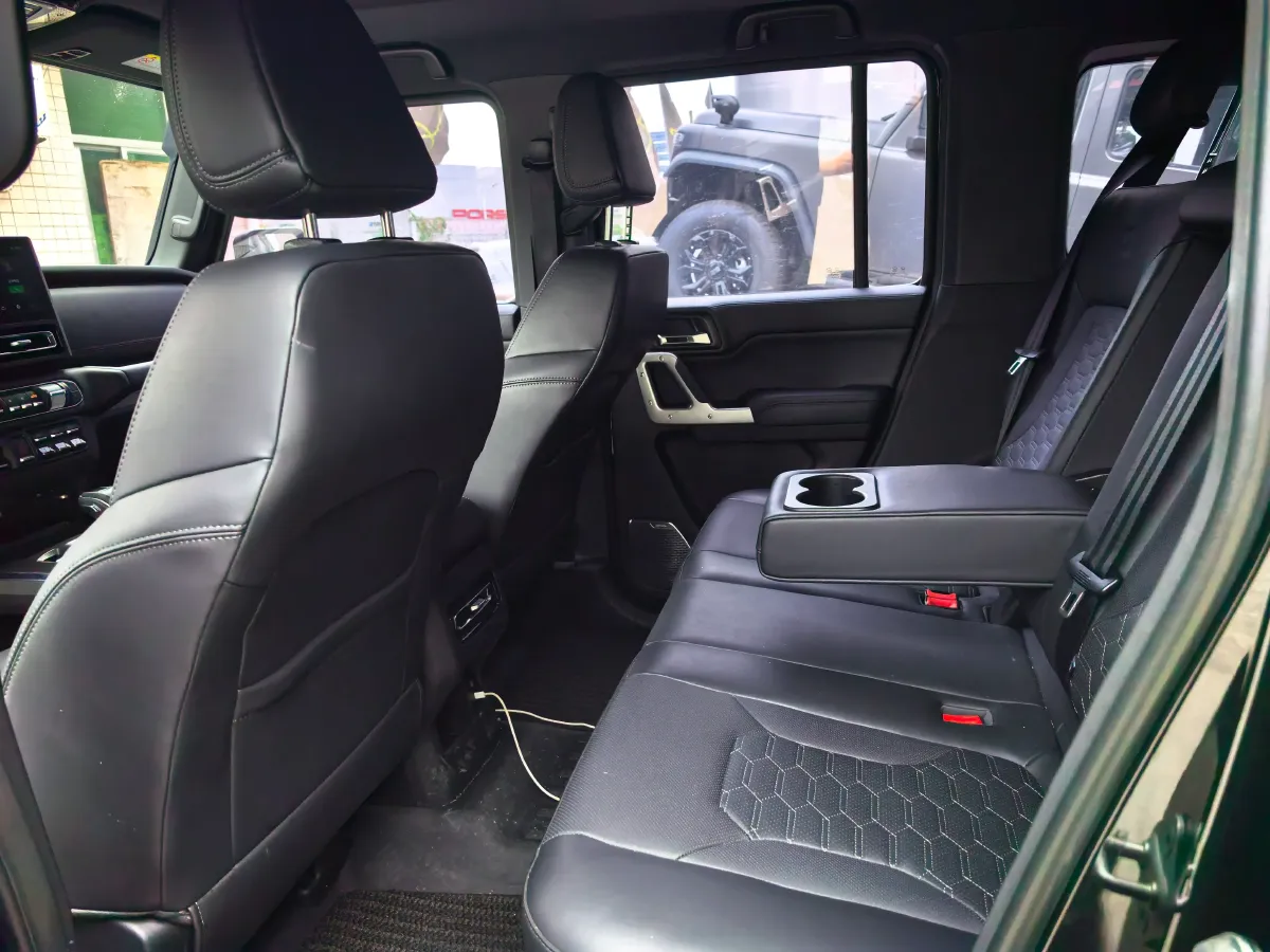 2025 212 212 T01 2.0T 252HP L4 8AT,autocango,china used car exporter,china ev exporter,chinese used car exporter,chinese used ev exporter