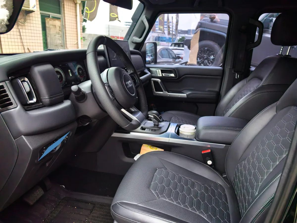 2025 212 212 T01 2.0T 252HP L4 8AT,autocango,china used car exporter,china ev exporter,chinese used car exporter,chinese used ev exporter